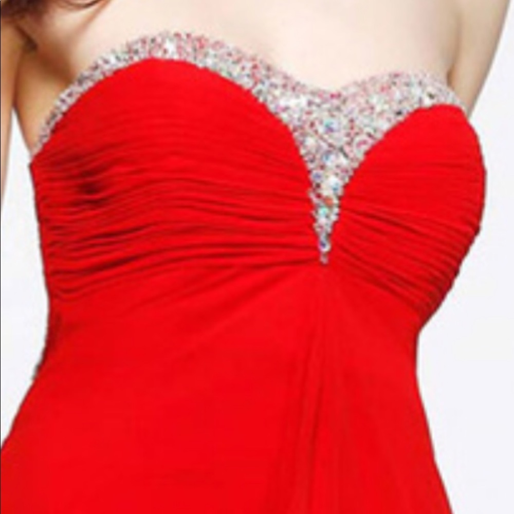 Red Faviana gown size 0. Orig pr $330